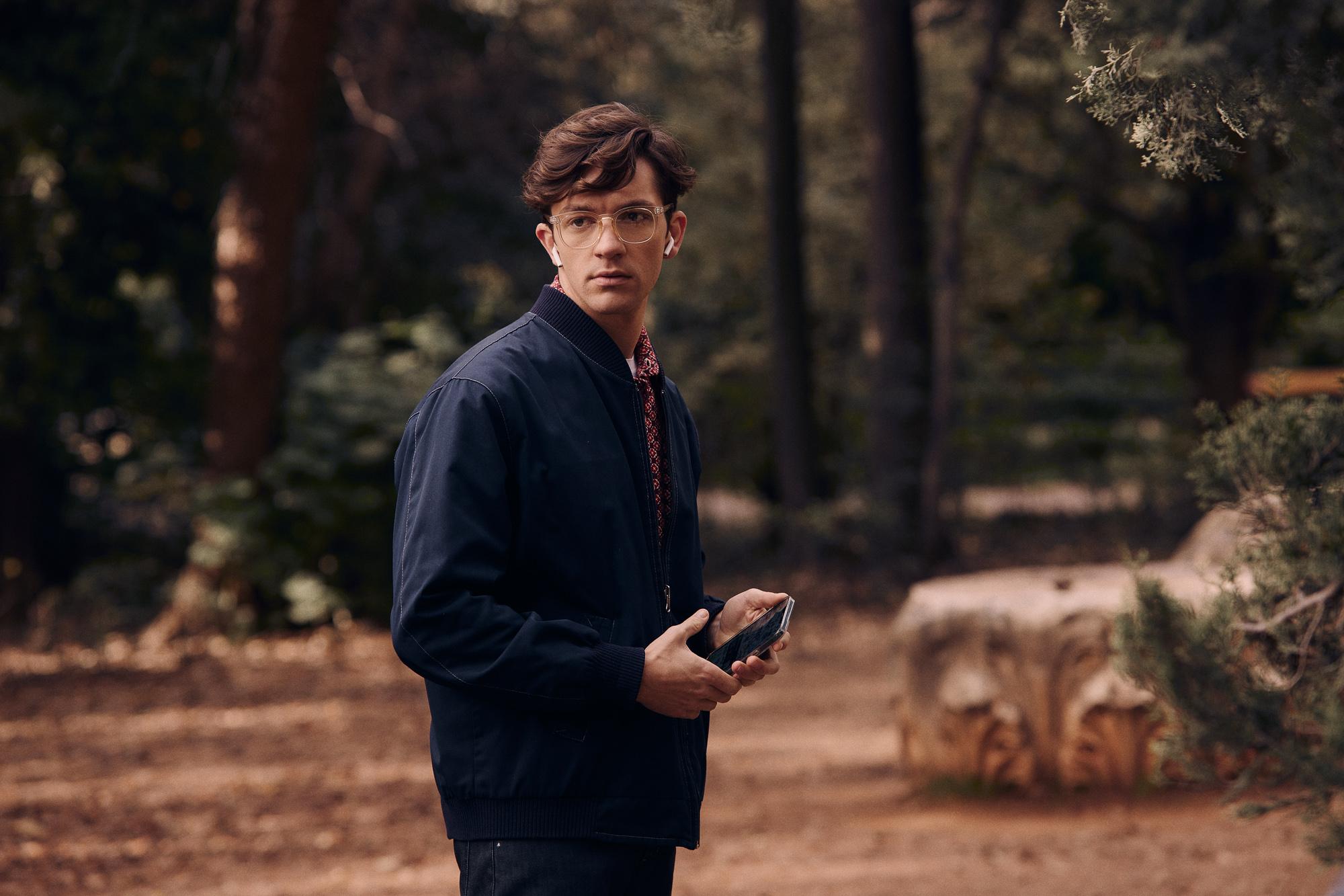 Swipe right - Image 2